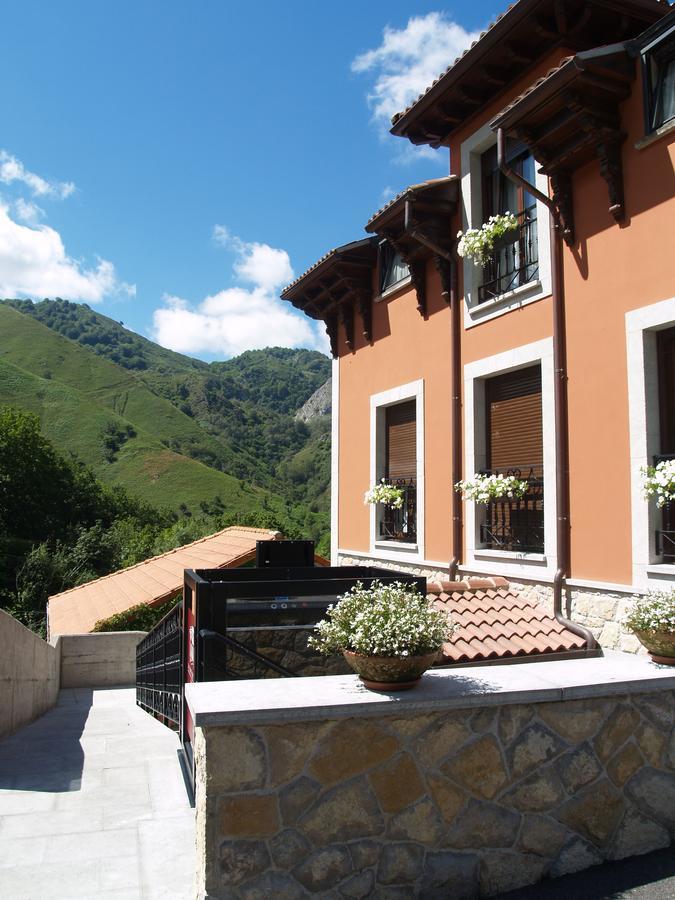 Hotel La Casona De Llerices Onís Exterior foto